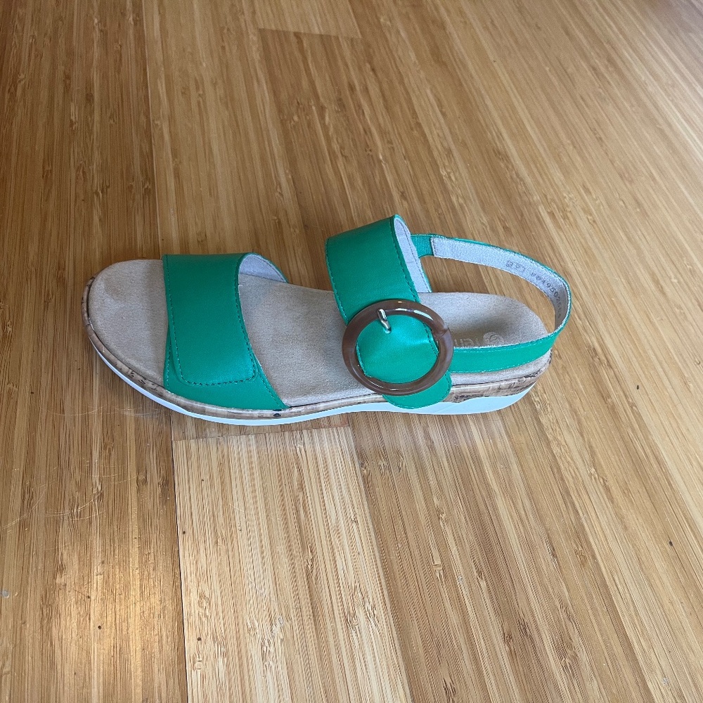 Remonte Women's Jocelyn 53 Sandal in green